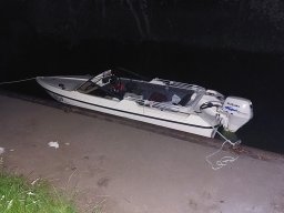 Allein eine Nacht-Tour auf der Dove Elbe